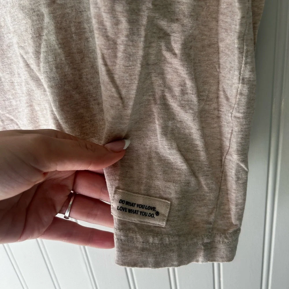 Life is Good 3XL Beige Graphic Tee - 'Every Day is Saturday' - Picture 3 of 6